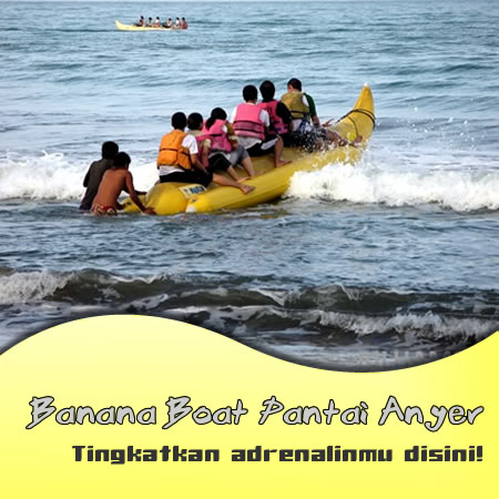 Kegiatanbanana boat pantai anyer